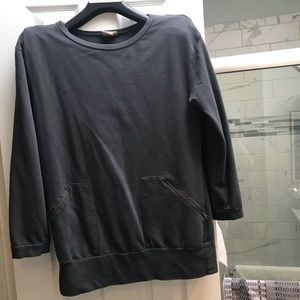 Mossimo Supply Co M Sweatshirt with pockets.